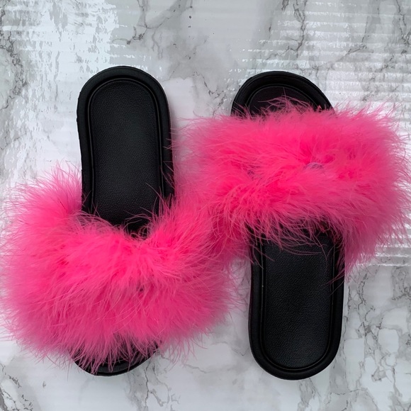 New Kids Girls Fuzzy Pink Slide Sandals size 5 / 6 - Picture 5 of 5